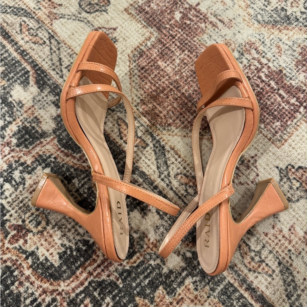 Coral Pink Heel Sandal Shoes, Size 9 - Picture 4 of 4